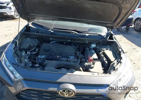 2021 Toyota Rav4 Xle z USA, uszkodzony, nr VIN 2T3W1RFV8MW175838